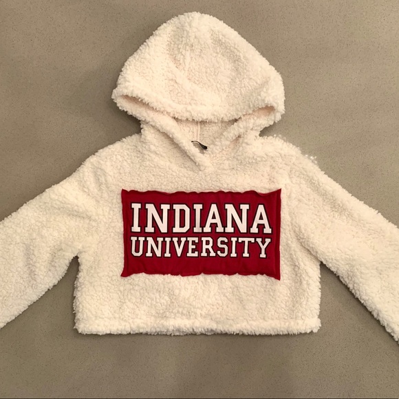 iu sherpa pullover